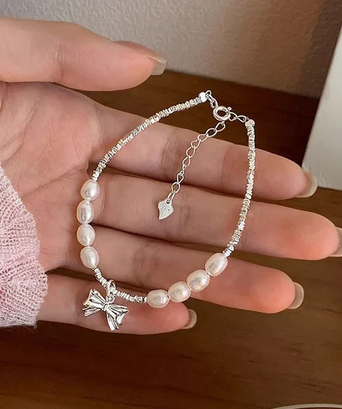 【Miễn phí vận chuyển qua bưu kiện】Vòng tay với viên đá lấp lánh nổi bật